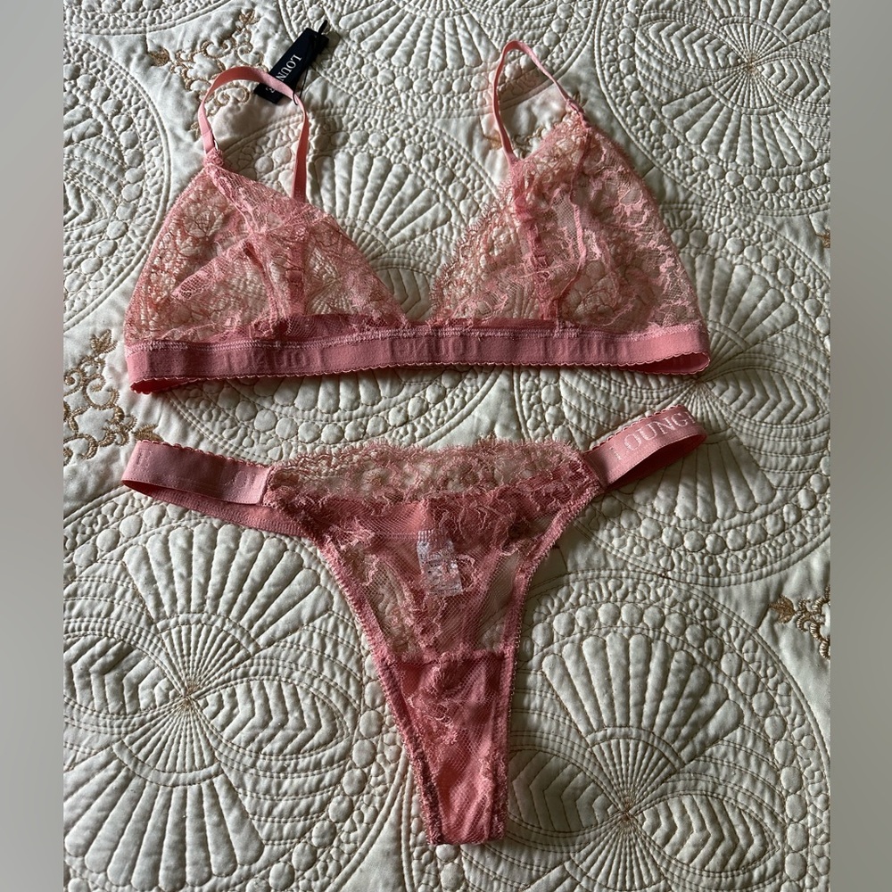 LOUNGE lace bra and panties set
